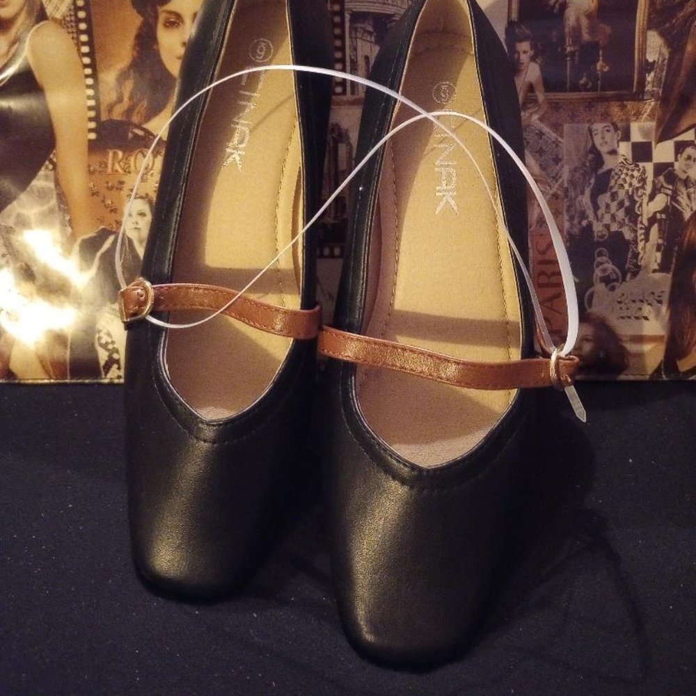 CINAK FLAT SKOES NEW